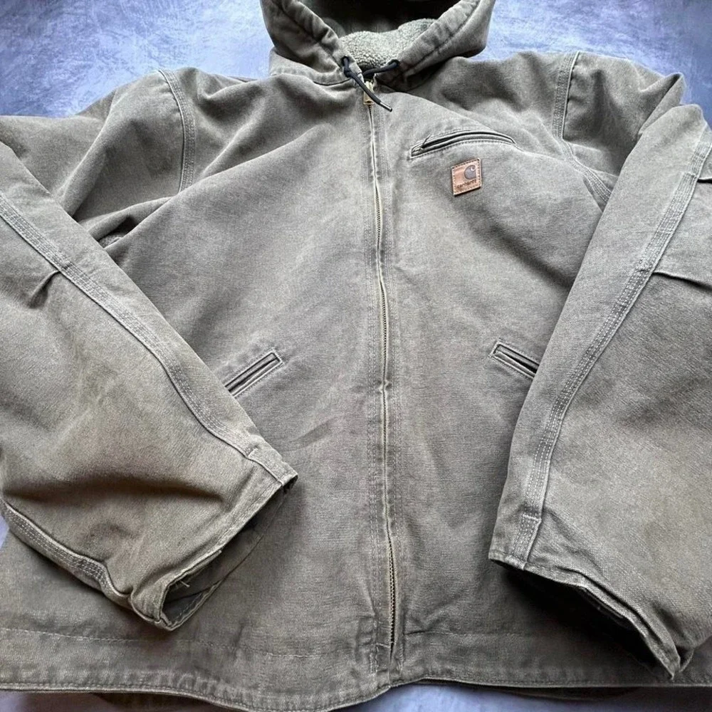 faded brown olive green insulated fleeced Carhartt jacket winter‎ workwear